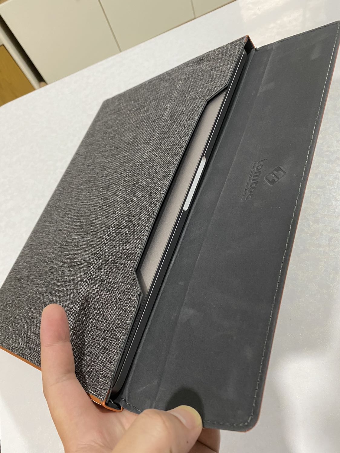 Sản phẩm đẹp, vừa vặn với Macbook 13”. Rất hài lòng. Chấm cho shop 5 sao Sản phẩm đẹp, vừa vặn với Macbook 13”. Rất hài lòng. Chấm cho shop 5 sao