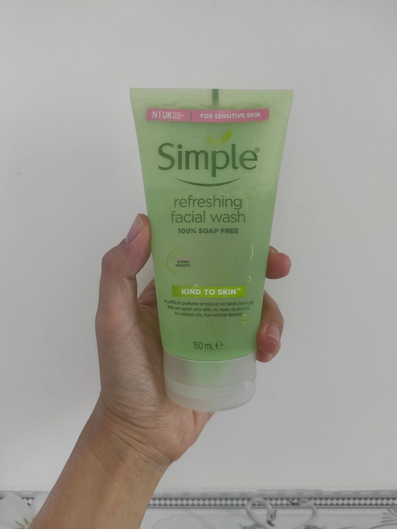 tiki giao hàng siêu nhanh.đóng gói sp kỹ nhưng tới tay mình thì cái thùng nó méo mó thấy ớ.n.dùng xong thấy da mềm mịn thật, nhưng mn có bị nhớt nhớt lúc rửa mặt giống mình k, phải rửa nước lại hơi lâu mới hết. tiki giao hàng siêu nhanh.đóng gói sp kỹ nhưng tới tay mình thì cái thùng nó méo mó thấy ớ.n.dùng xong thấy da mềm mịn thật, nhưng mn có bị nhớt nhớt lúc rửa mặt giống mình k, phải rửa nước lại hơi lâu mới hết.