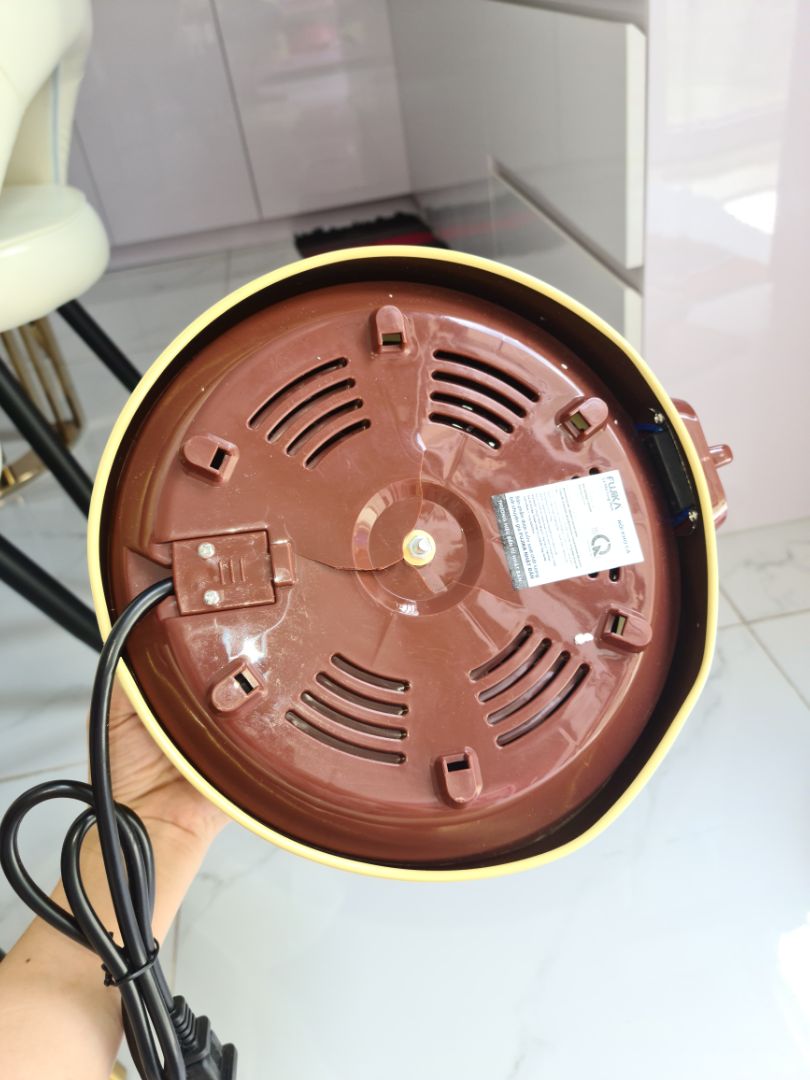 nhà cung cấp làm ăn kiểu chó.giao hàng cho khách như thế này đây.đây là chỗ bán hàng *** gạt nhé mọi người.giao hàng chưa kịp ktra thì đi mất tiêu.mọi người nên tránh xa cửa hành này.đúng ra phải cho 0 sao nha