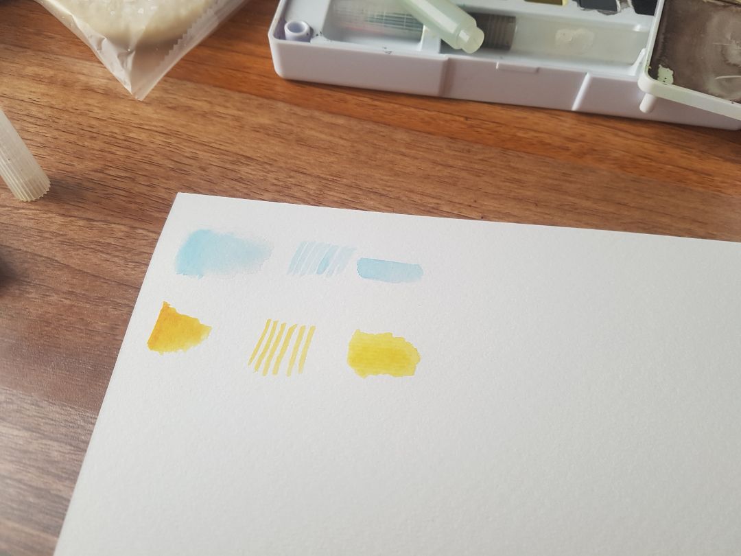 ta nói giấy nó đẹp ghê luôn, độ thấm nước rất tốt lên tông màu cũng đẹp nữa, màu dạ cũng đẹp lắm luôn >< lần sau sẽ ủng hộ shop nữa!!!