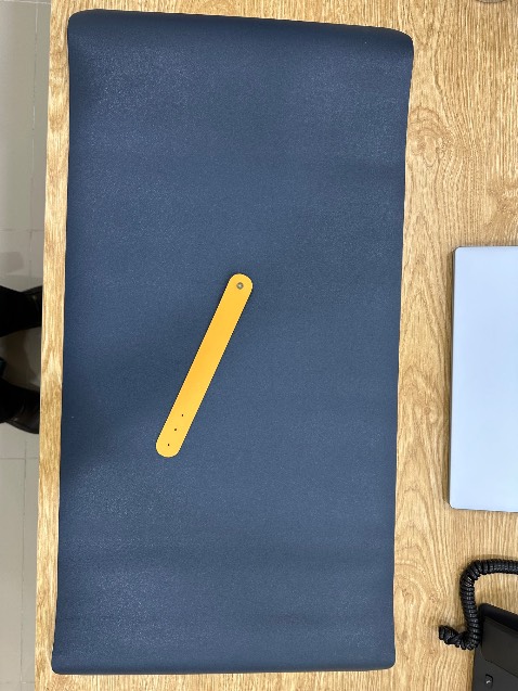 Rất đẹp, có miếng cuộn bằng da khá tiện khi di chuyển