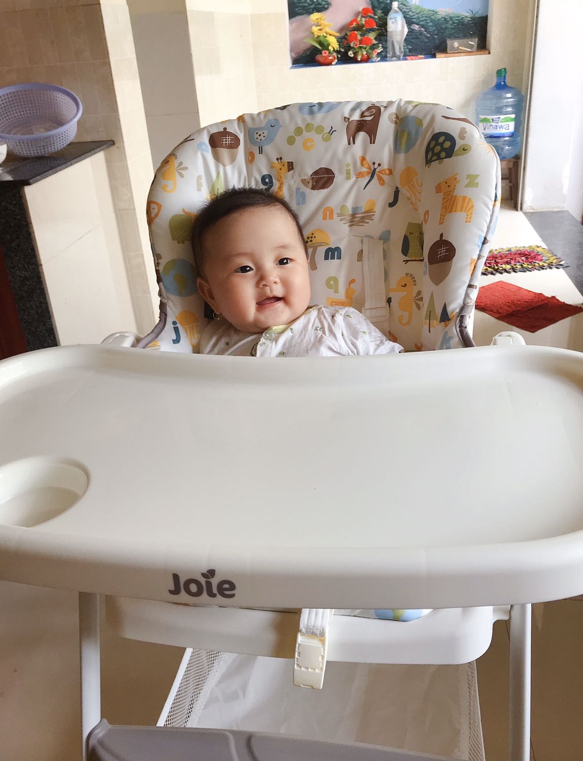 Cực kỳ thích. Ghế đẹp chắc chắn bé mình mới 5 tháng ngồi thử rất thích