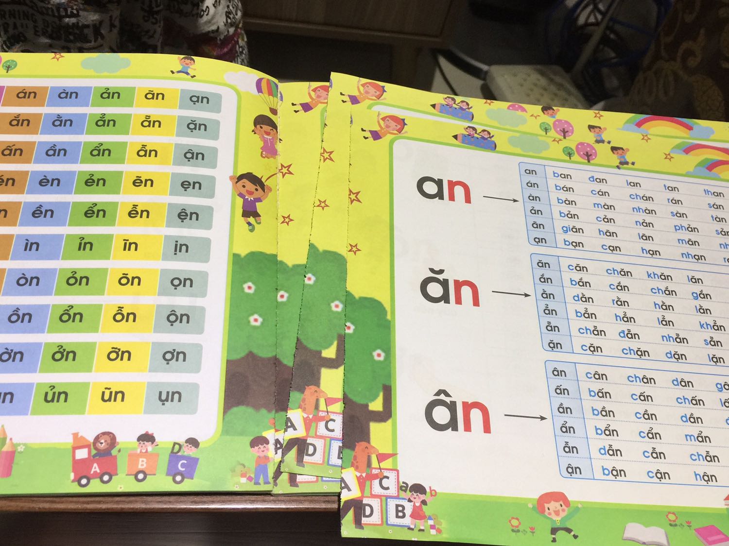 Tưởng mua đc giá hời; ko ngờ vừa mở ra sách đã rách tè le... Chán!