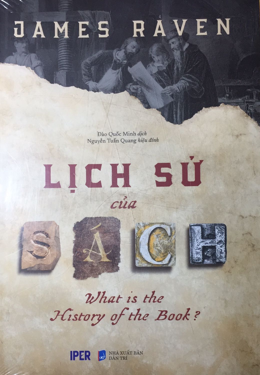 Quyển sách này rất độc đáo. Vì sách kể về lịch sử của chính nó. Không có nhiều sách nói về chủ đề này hiện nay. Sách giao nguyên vẹn, cẩn thận. Cảm ơn Tiki.