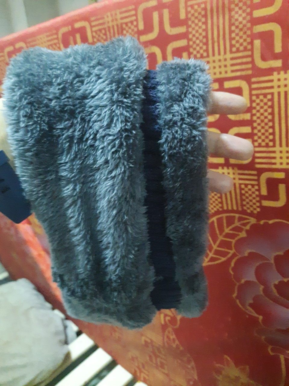 Màu sắc không giống hình ảnh mô tả lắm... nhưng kiểu và chất lượng thì đạt. Màu sắc không giống hình ảnh mô tả lắm... nhưng kiểu và chất lượng thì đạt.