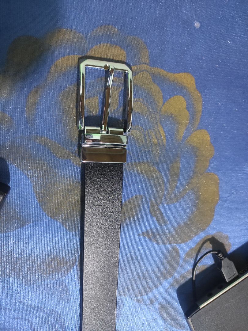 Dây nịt khá nhẹ k biết thời gian sư dụng được lâu không. Thấy Shop bán khá nhiều về da bò này nên ủng hộ thử Dây nịt khá nhẹ k biết thời gian sư dụng được lâu không. Thấy Shop bán khá nhiều về da bò này nên ủng hộ thử