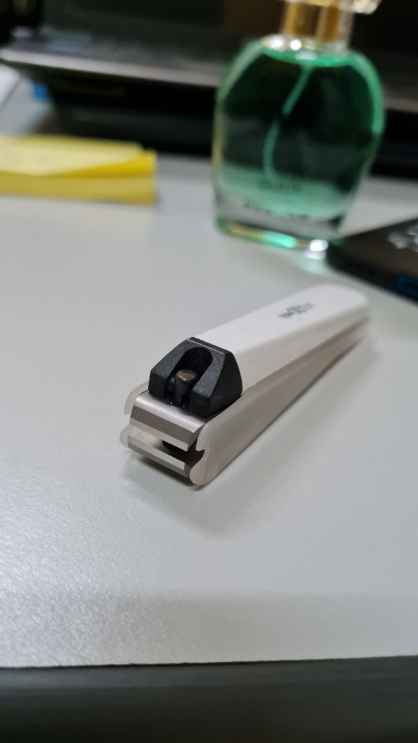 lưỡi cắt quá sắc. nhìn khá chắc chắn.