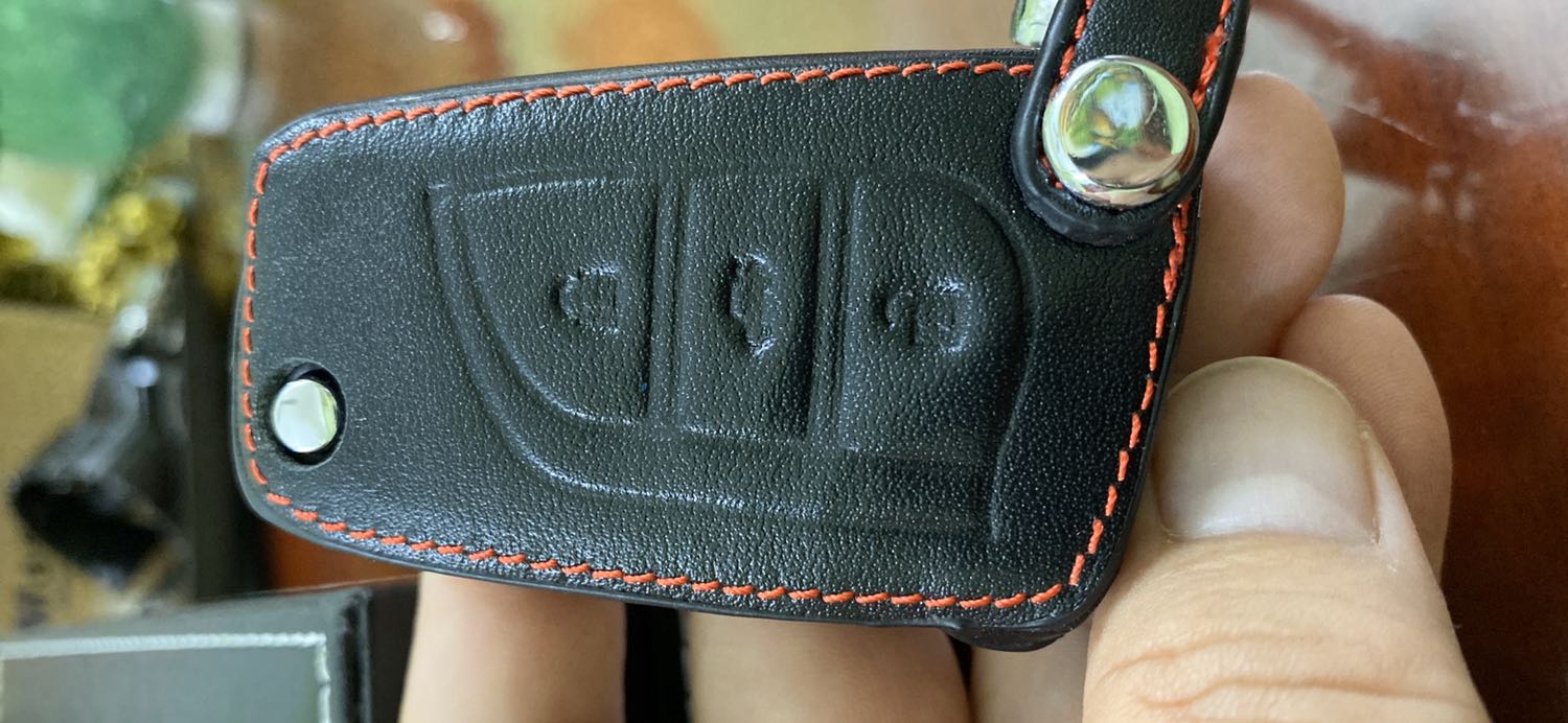 Quảng cáo là đường in sắc nét, nhận hàng thì đường in rất mờ, nhìn thôi, xấu