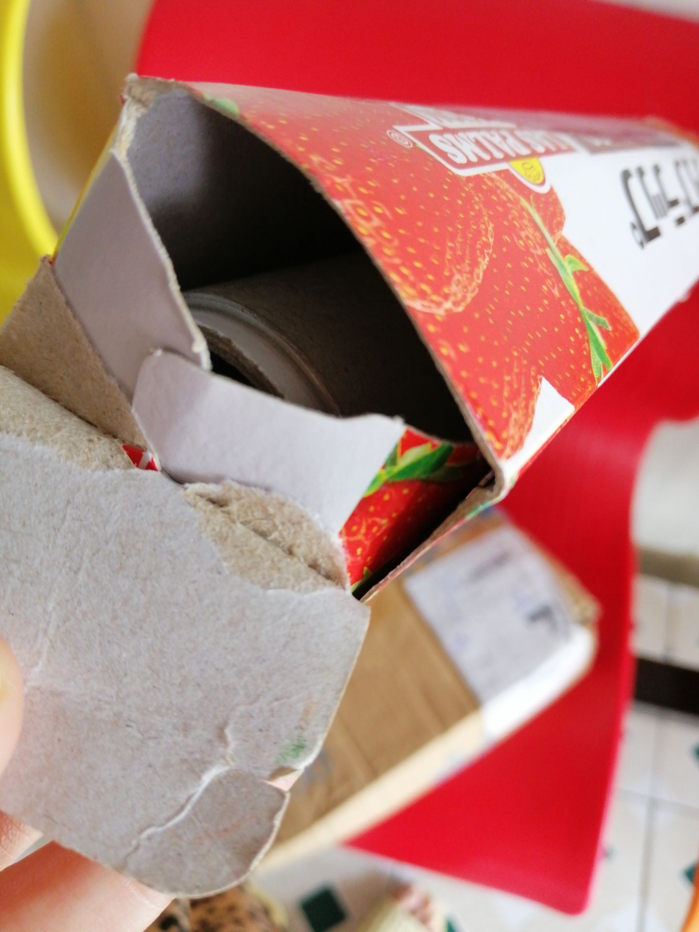 hàng như đã xài rồi mỏng dính. còn bị xé k nguyên vẹn.