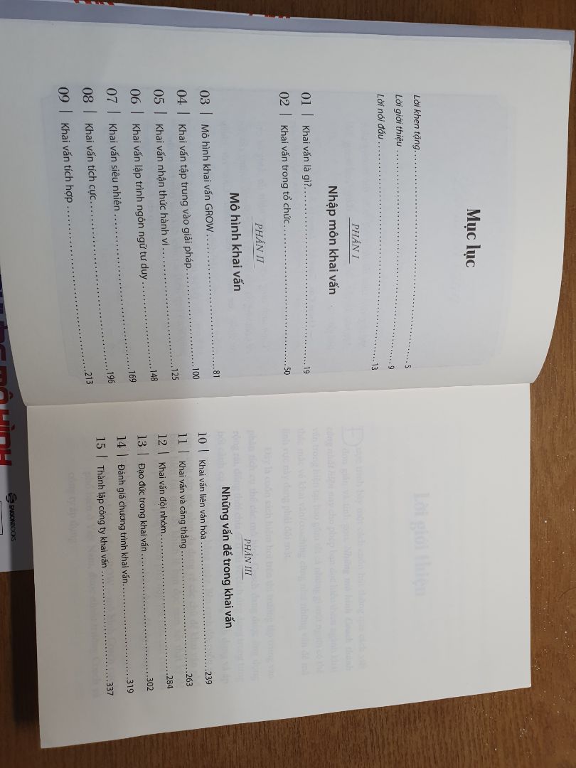 sách ngắn gọn và tập trung tốt vào chủ đề, tham khảo để tự coaching bản thân