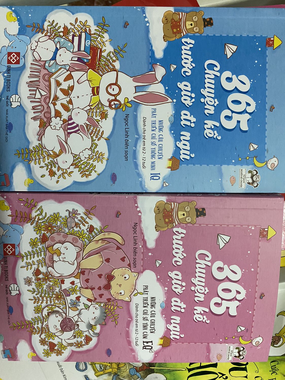 Sách rất đẹp, mới, giấy tốt. Tuy nhiên các bố mẹ cân nhắc lựa chọn truyện cho con. Vì tầm tuổi quá rộng (2-12) nên phải lựa để phù hợp với tuổi của con, nhất là những em bé còn nhỏ.