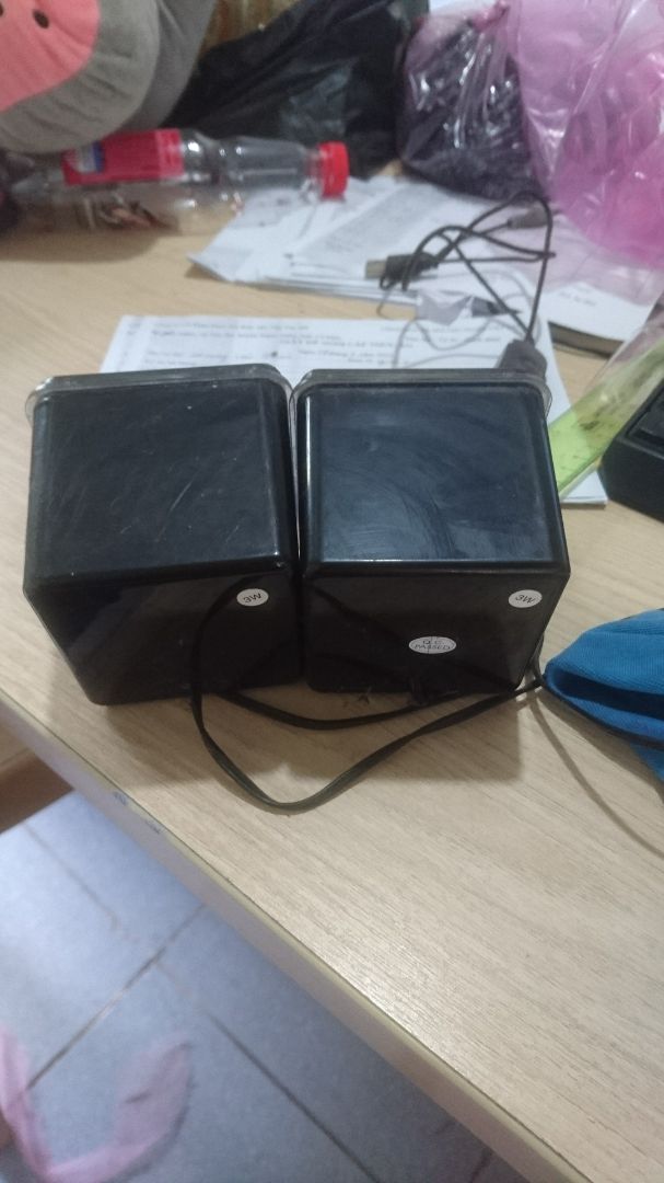 loa nghe ổn. giao hàng nhanh. đúng loại. đủ số lượng. mẫu cổ điển mà còn hàng nên mua liền.