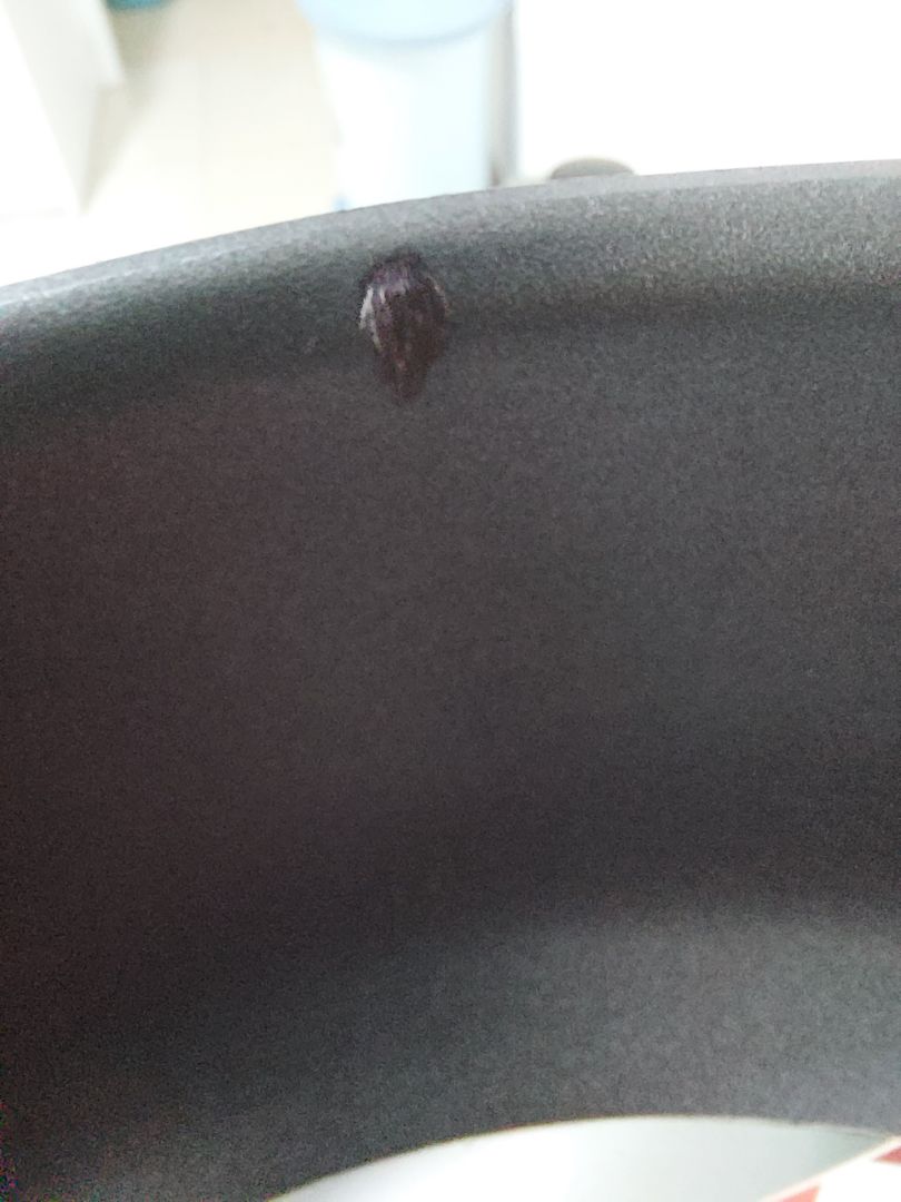 Chảo bị lỗi. Chảo có 1 vết lỏm trên vành. Giao hàng nhanh.