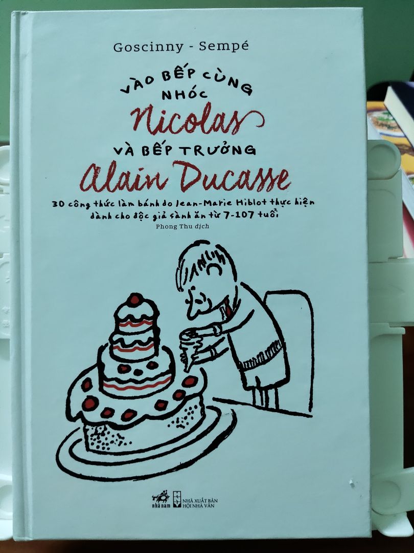 Mình mua để sưu tầm truyện Nhóc Nicolas thôi nhưng thật sự ấn tượng bởi các công thức nấu ăn hay ho trong sách.