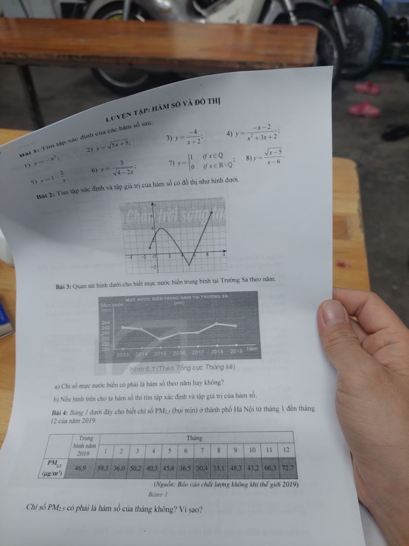 Mình nhận được hàng nhanh hơn so với dự kiến. Hộp mực đúng loại, hàng đóng gói chỉnh chu, chất lượng mực in rõ nét, đồng đều, không lem mực, mực bền, gôm tẩy không ảnh hưởng chữ. So với giá đem hộp mực đi bơm thì mua hộp mới ngang giá, vậy nên mình thấy mua mới lợi hơn.