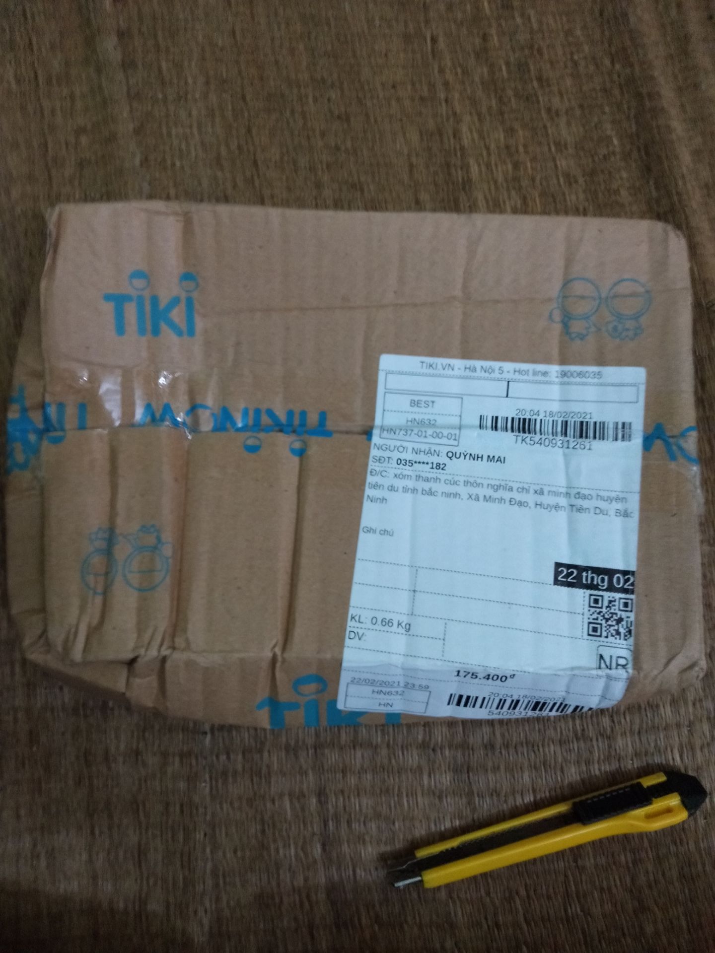 hộp nát nhưng bên trong sp kh bị gì cả.bài rất hay có ý phù hợp cho mấy b ôn thi vô 10 giống mình ?