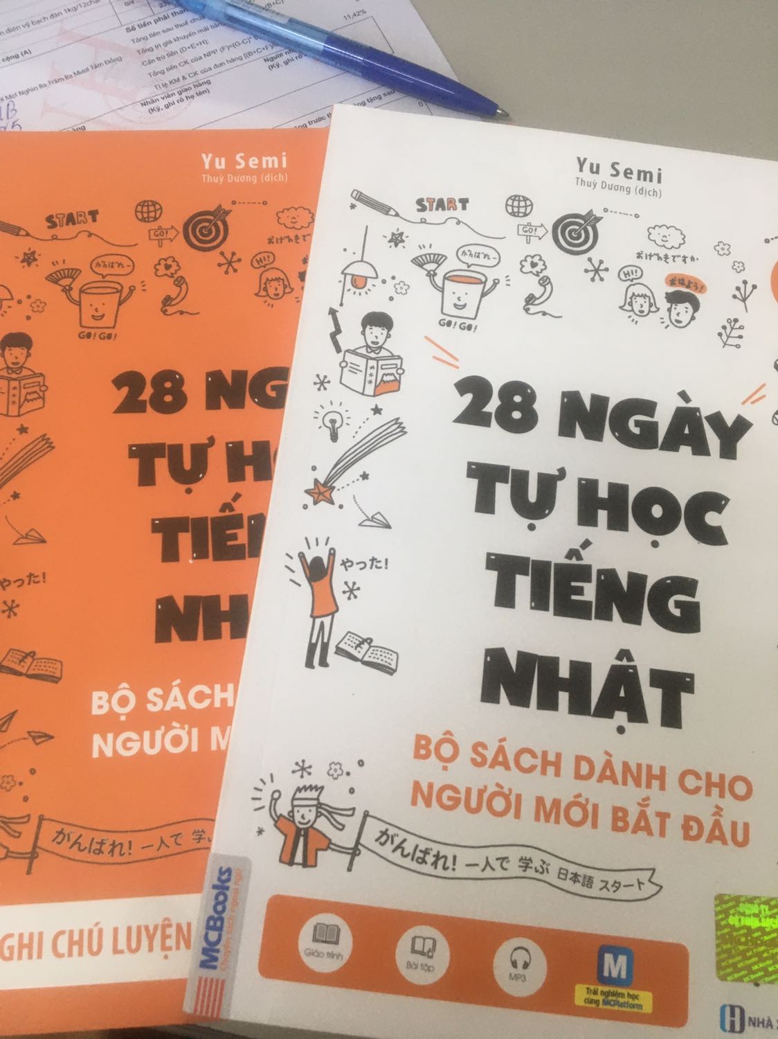Đặt sách và nhận sách trong 2 ngày, tiki giao hàng rất nhanh, đây là điểm mình thích ở tiki, nội dung sách mình chưa bắt đầu học mình chưa đánh giá, nhưng về hình thức thì mới, màu sắc rõ ràng, mực in sắc nét.