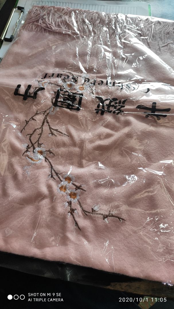 màu sắc đẹp, mịn
nhưng bị đổ lông hết