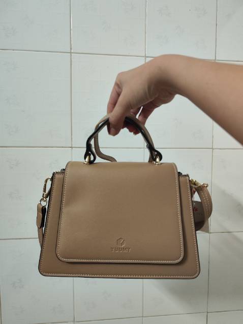 Chất liệu mềm, da mịm, đóng gói cẩn thận
Màu kem tây đẹp