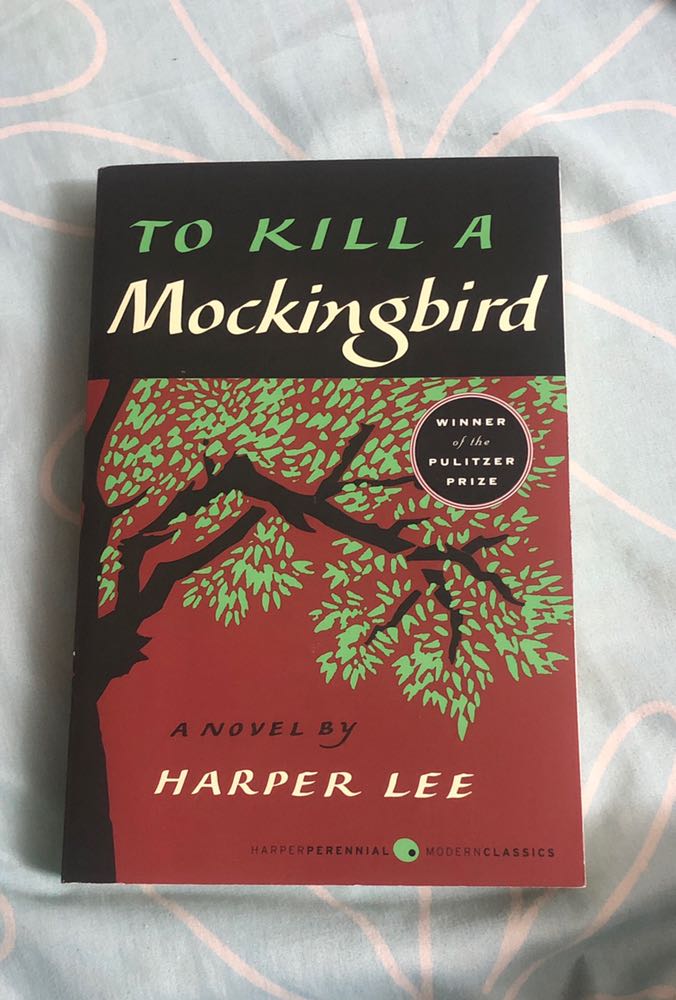 Giao hàng rất nhanh, bọc cẩn thận, giấy đen đọc ko bị loá mắt tuy nhiên sách khổ trung bình nên chữ hơi nhỏ; sách cầm nhẹ tay, giấy hơi mỏng xốp và dễ bị hút ẩm