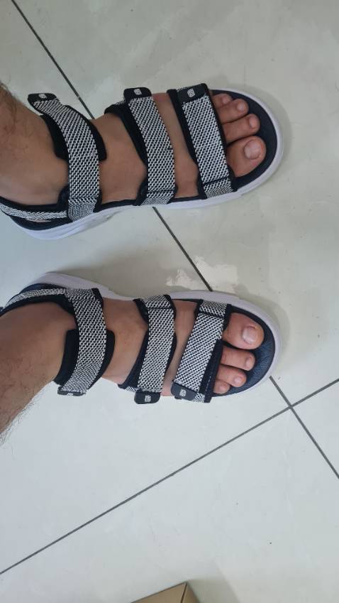 Sản phẩm như hình. Có tấm thiệp cảm ơn khách hàng bên trong nên rất vui.