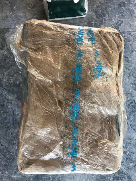 mua ko biết bao nhiêu lần nhưng lần này thực sự bực mình và thất vọng 1 thùng vỡ 4 bịch mong tiki làm việc lại với đơn vị vận chuyển để cải thiện chất lượng giao hàng