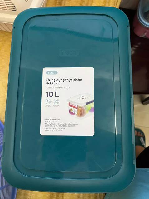 Hàng đẹp, nhựa dày, cứng cáp, chất lượng cao. Nắp có gioăng silicon nên đậy rất kín,thùng trong suốt nên mình rất thích, hơn hẳn mấy thùng hàng chợ của Duy Tân. Mới đặt thêm của shop thùng 18L