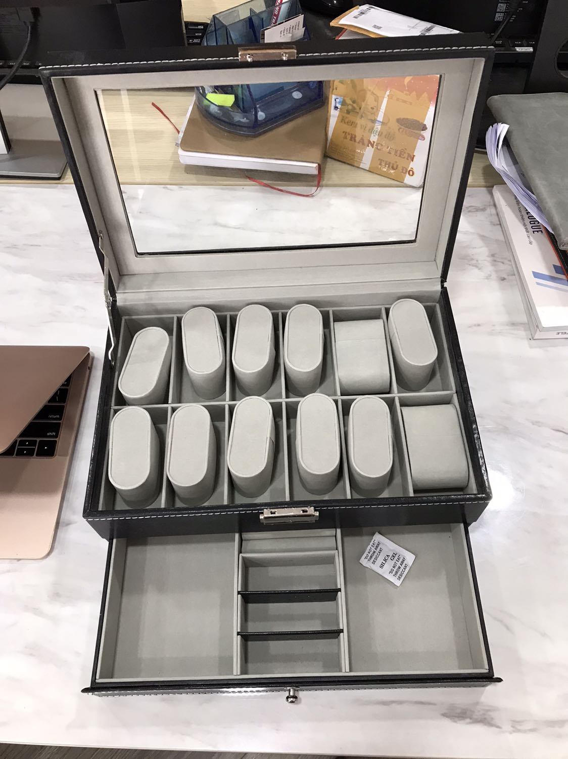 Viên vừa tay cầm có thể sử dụng như viên cầm lăn tay, màu sắc ok có dải sáng đặc trưng đá mắt mèo, nhưng độ bóng chưa thực sự bóng