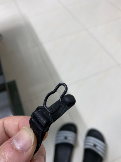 Cái cài áo này mình dùng thấy không ổn. Nó k chặt.  Khuyên bạn nào mua thì mua cái kẹp sắt cho chắc chắn Cái cài áo này mình dùng thấy không ổn. Nó k chặt.  Khuyên bạn nào mua thì mua cái kẹp sắt cho chắc chắn