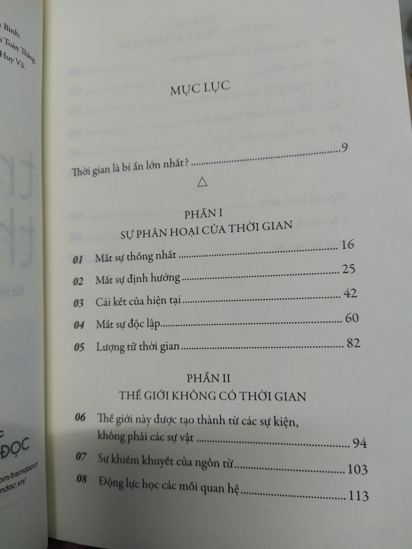 Sách mới, đẹp.
Cách viết của Carlo Rovelli khá bay bổng, ko như 1 số sách khoa học t hay đọc nên ko thích lắm ;_;