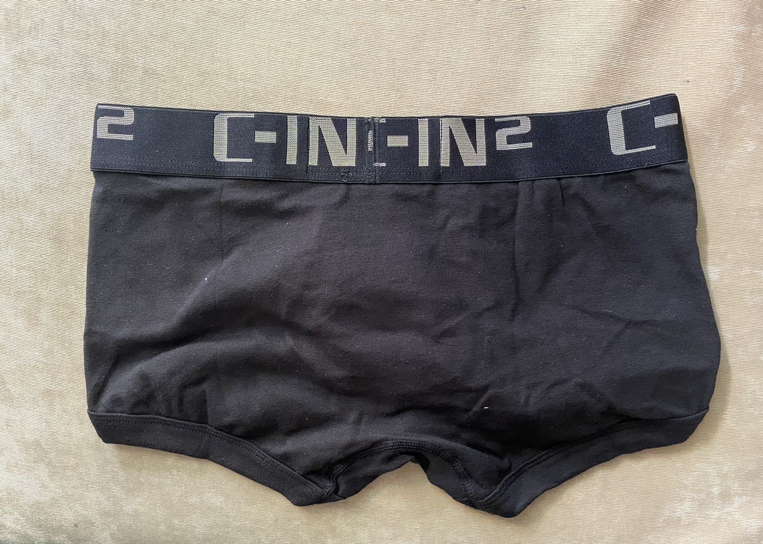 Tiki đóng gói cẩn thận, chất liệu vải mềm, mát.