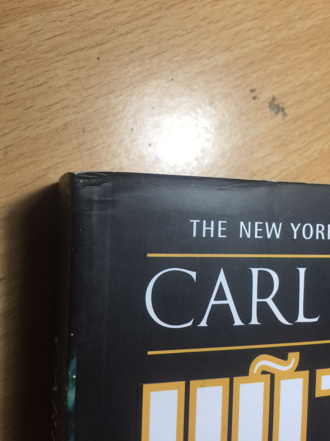 Giao hàng nhanh nhưng phần gáy sách phía trên trong quá trình vận chuyển đã bị rách. Còn về chất lượng sách thì không có gì phải bàn rất xịn luôn. Mong rằng Tiki lần sau sẽ cẩn thận hơn trong quá trình vận chuyển ạ. Mình nhìn sách như vậy mình xót lắm !!!
