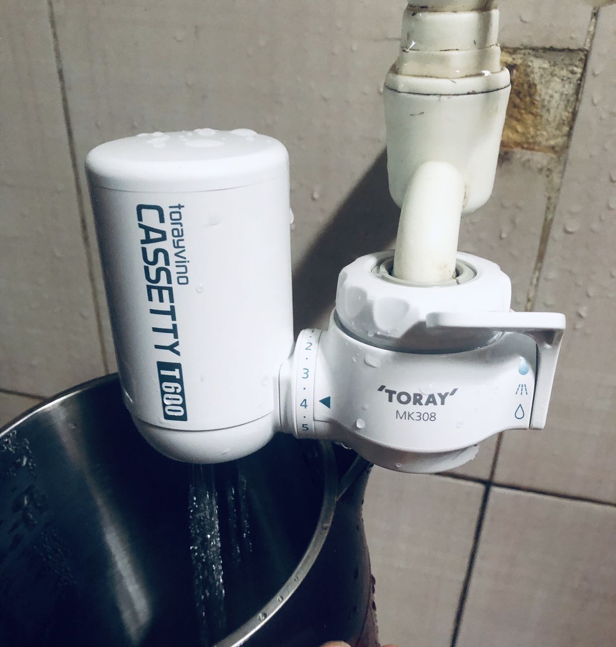 Thời gian chuẩn bị hàng và giao hàng nhanh. Máy gắn dễ, mình thấy lọc khá sạch nước trong. Vì đầu lọc tại vòi nên nước sẽ chảy chậm một xíu. Thời gian chuẩn bị hàng và giao hàng nhanh. Máy gắn dễ, mình thấy lọc khá sạch nước trong. Vì đầu lọc tại vòi nên nước sẽ chảy chậm một xíu.