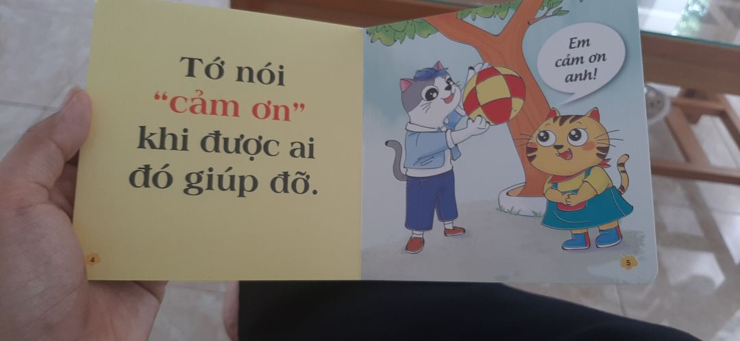 sách gọn đẹp. combo 8 cuốn nhỏ xinh 143k ok. nên mua cho bé.