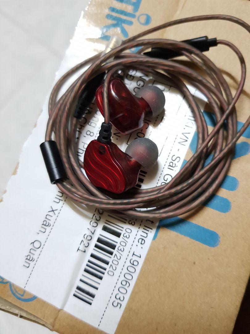 Sản phẩm giao không đúng loại , xin đổi lại đúng hàng