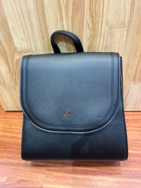 Balo size trung form đứng da mềm nói chung rất chuẩn 10/10 nha cảm ơn shop nhé