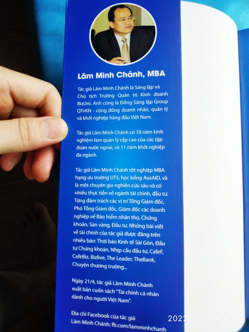Tiki đóng gói cẩn thận, giao hàng hỏa tốc siêu nhanh luôn.
Sách rất mới, bọc nilon kỹ càng. Cuốn sách rất hữu ích cho mọi người sắp xếp lại cách quản lý tài chính của mình và đầu tư hiệu quả hơn. Cám ơn tác giả Lâm Minh Chánh đã đem đến những kiến thức, kinh nghiệm và bí kíp tuyệt vời 👍
