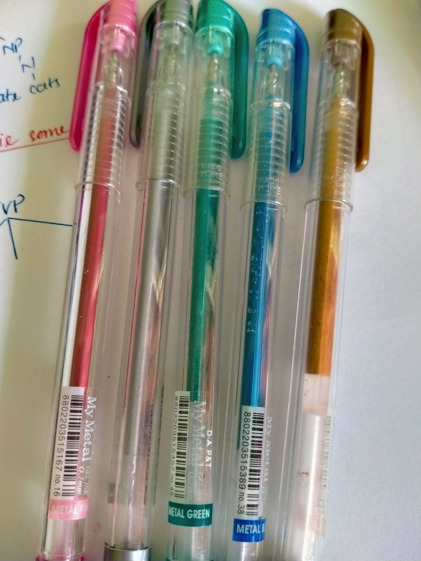 mua combo 6 viết mà nhận chỉ có 5 thôi :(((