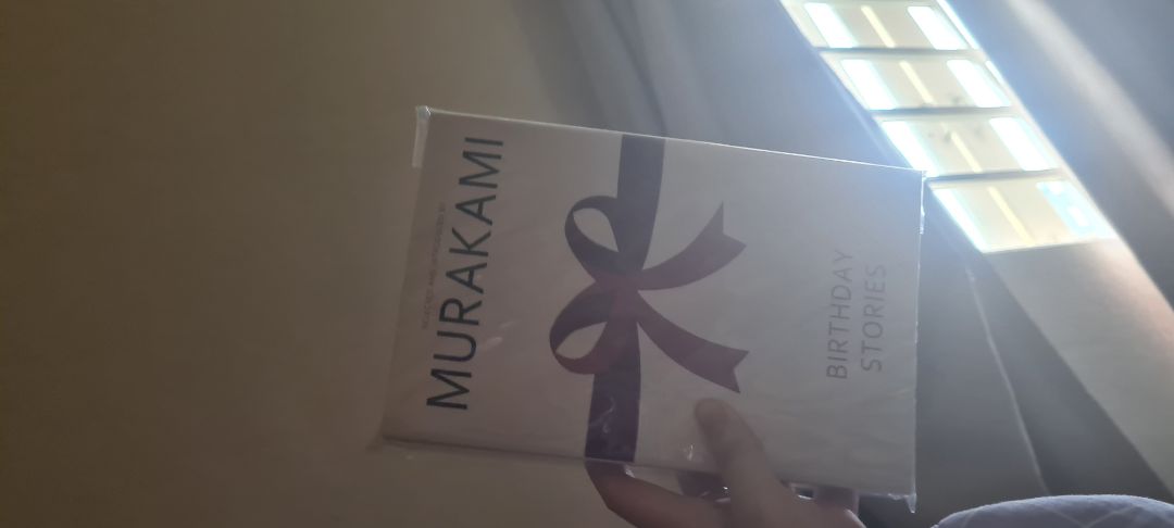 ship nhanh, sách đẹp, mình rất thích. mình đặt lúc 10h mà chưa đến 11h là mình đã nhận sách r