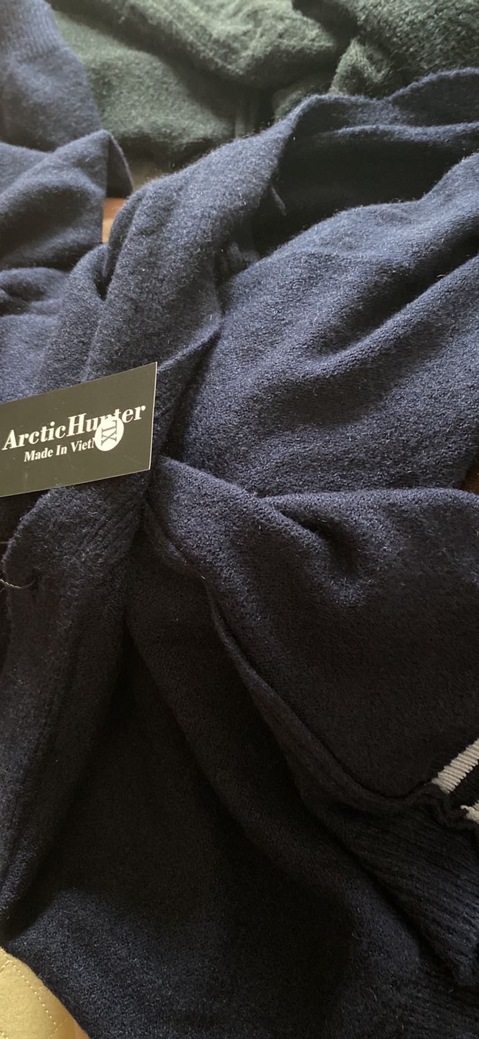 *** hiểu shop nghĩ cái gì. oke mua cái áo trc dài thì chấp nhận. mua sang cái này form bé mà giao nhầm màu *** hiểu shop nghĩ cái gì. oke mua cái áo trc dài thì chấp nhận. mua sang cái này form bé mà giao nhầm màu