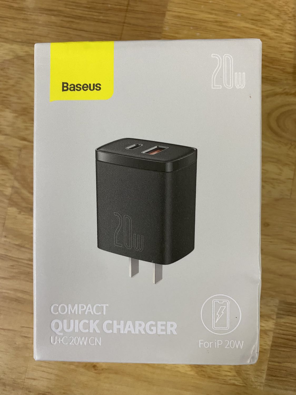 Sản phẩm chính hãng, nhỏ gọn, sạc nhanh. Đóng gói cẩn thận, giao hàng nhanh chóng.