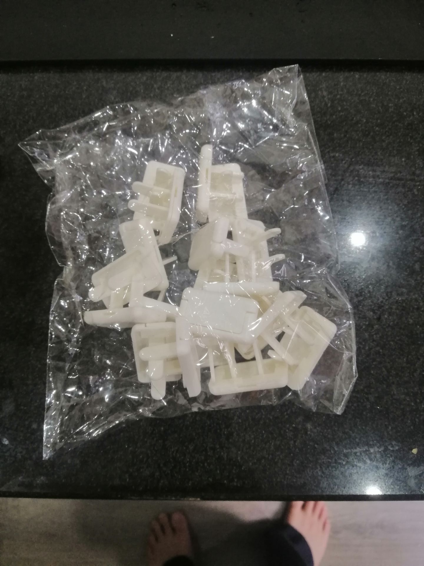 Giao hàng nhanh, đóng hàng đóng gói cẩn thận, sử dụng khá chắc chắn,  dùng một thời gian  xem sao. hơi cứng để sử dụng Giao hàng nhanh, đóng hàng đóng gói cẩn thận, sử dụng khá chắc chắn,  dùng một thời gian  xem sao. hơi cứng để sử dụng