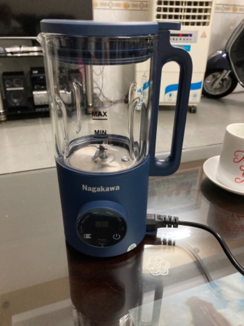 Đèn led trên phím điều khiển máy quá sáng gây chói mắt khó đọc chữ chỉ dẫn , nhất là ở người cao tuổi. 
Máy sử dụng cho cá nhân là phù hợp.