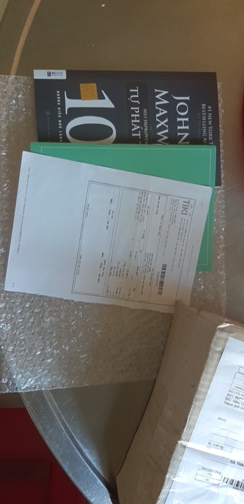 Bán hàng quá tệ, đặt 3 cuốn đã thanh toán tiền nhưng khi nhận hàng thì chỉ có 1 cuốn, phản hồi thì shop ko trả lời! Yêu cầu shop giải quyết gấp!