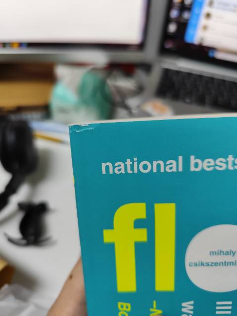 Sp nhìn cũ, góc bìa còn bị bong nữa