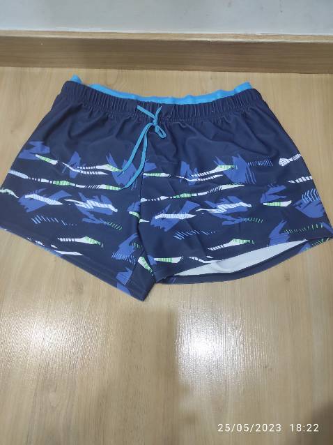 Sản phẩm rất tệ, quần bơi mà 2 cái ống quần mặc vào không ôm sát đùi mà như cái váy xòe, ống quần quá rộng. Không nên mua