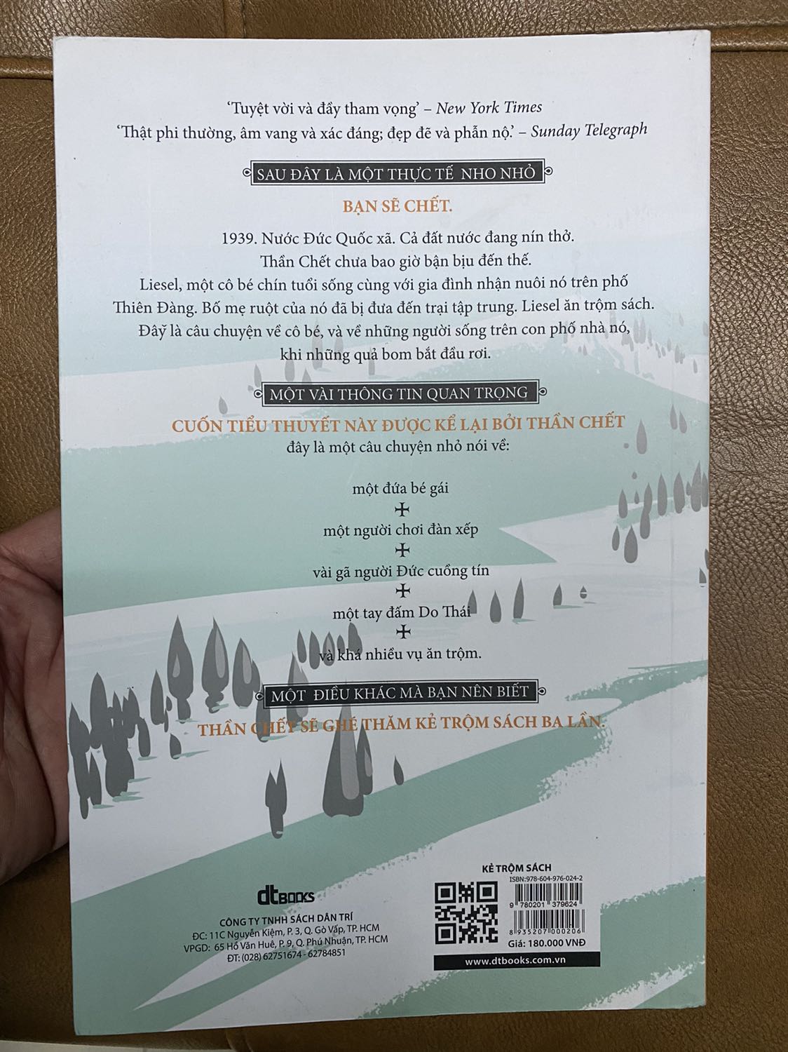 Sách bọc cẩn thận, giao hàng nhanh, nhưng không giống bìa như ảnh của shop trên tiki nên trừ 1 sao