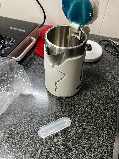 Hàng bị vỡ. Yêu cầu đổi lại.