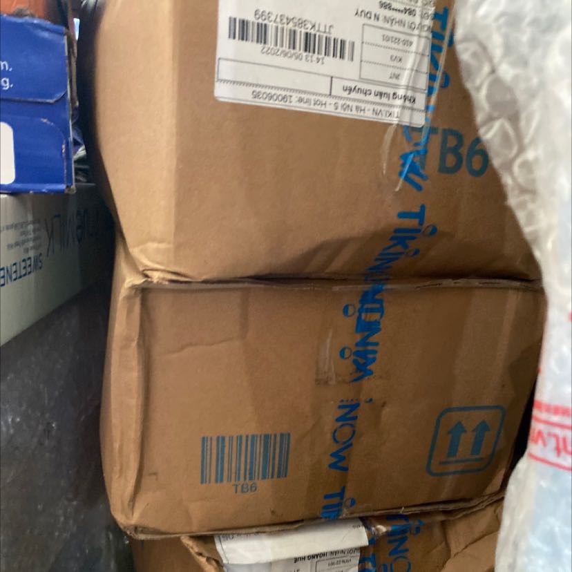 Dầu đậu nành là một trong những loại dầu thực vật được sử dụng rộng rãi nhất trên thế giới bởi những lợi ích sức khỏe, điểm bốc khói cao cũng như thành phần và chất chống ôxi hóa lưu lại trong dầu ngay cả sau khi được tinh luyện. 
Dầu đậu nành nguyên chất chứa tới 80% axít béo chưa bão hòa, có tác dụng làm giảm đáng kể cholesterol trong máu, đặc biệt là cholesterol xấu. 
Từ những hạt đậu nành tốt nhất có nguồn gốc từ Châu Mỹ kết hợp với công nghệ tinh chế hiện đại, dầu đậu nành nguyên chất SIMPLY mang lại nguồn dinh dưỡng dồi dào, sự hoàn hảo cho nấu nướng và tốt cho sức khỏe của bạn. SIMPLY - CHO MỘT TRÁI TIM KHỎE. 
Nguyên liệu tốt nhất từ châu Mỹ, công nghệ tinh chế hiện đại. Giàu Omega-3, Omega-6 & Omega-9, tốt cho tim mạch.