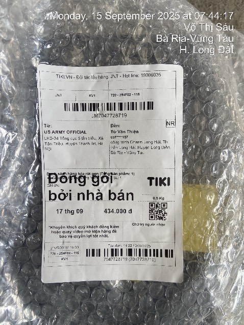 Shop giao hàng lộn giày 2 chiếc nằm bên trái hết mang kiểu gì.